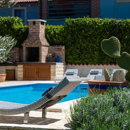 Toscana Sole With Pool Villa *